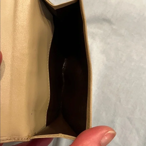 Authentic GUCCI Beige Jackie Micro Guccisima Leather Compact Wallet